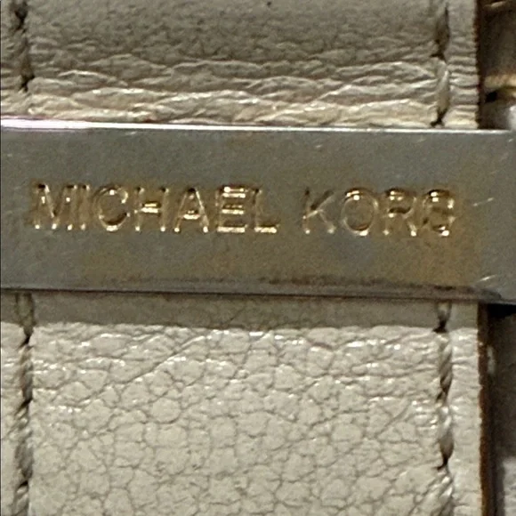 Michael Kors Beige Leather Wallet with Buckle - Picture 2 of 16